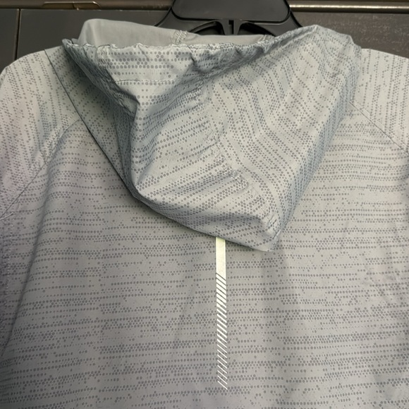 ASICS‎ Men’s gray light rain jacket size XL - Picture 9 of 9